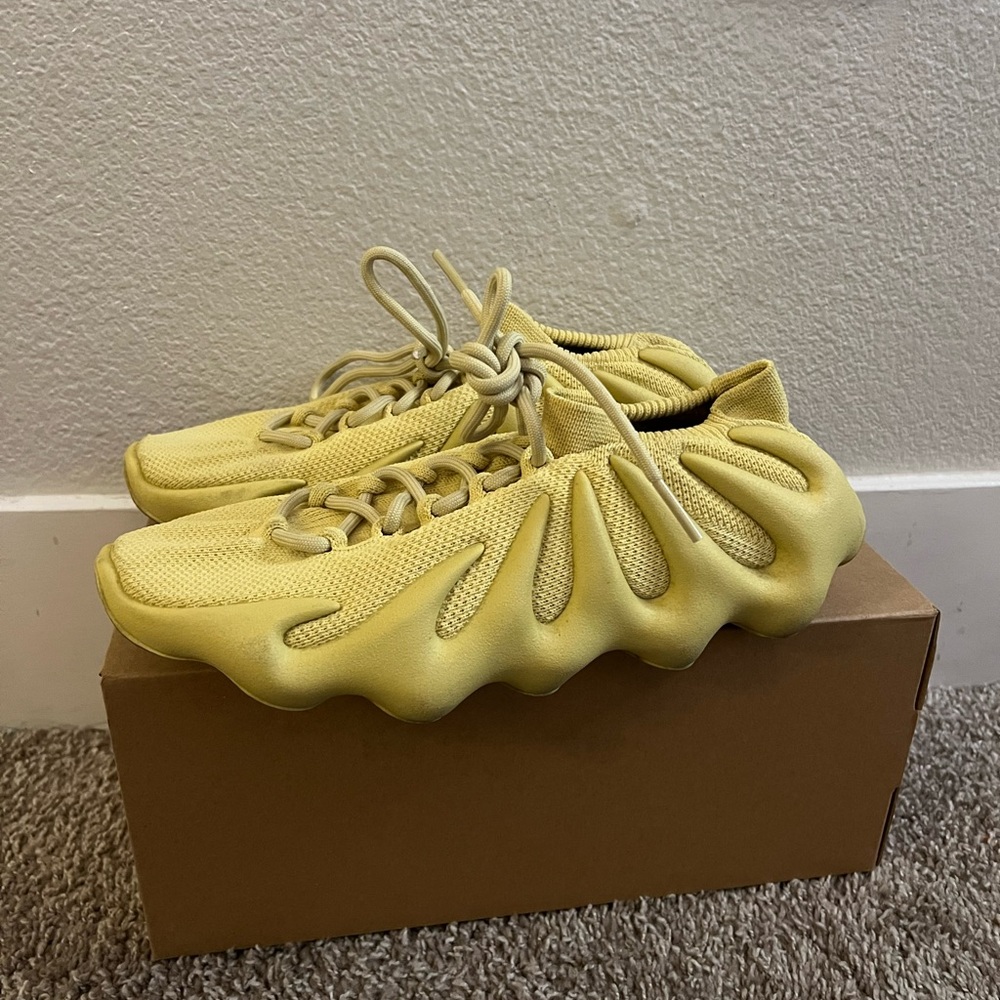 Yeezy 450 brand new Size 9.5